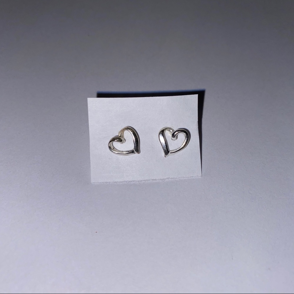 Curvy / Round Heart Stud Earrings